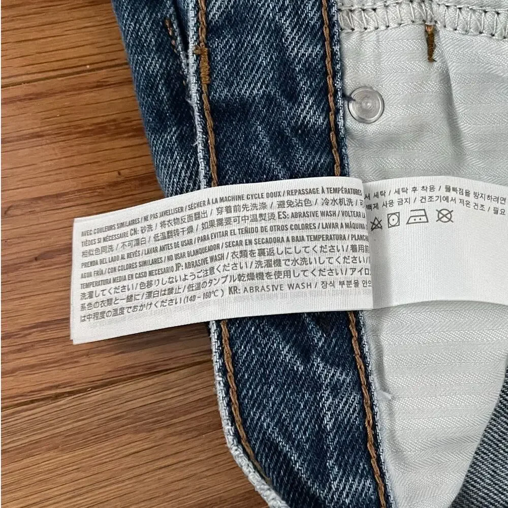 Abercrombie & Fitch details brand